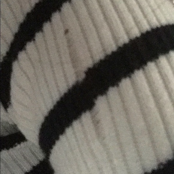 Striped Long-Sleeved Ribbed Top - Picture 3 of 3